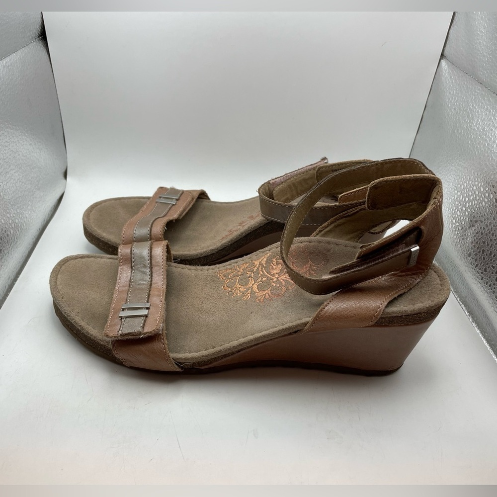 Aetrex Gia Ankle strap leather sandals size 10.5-11